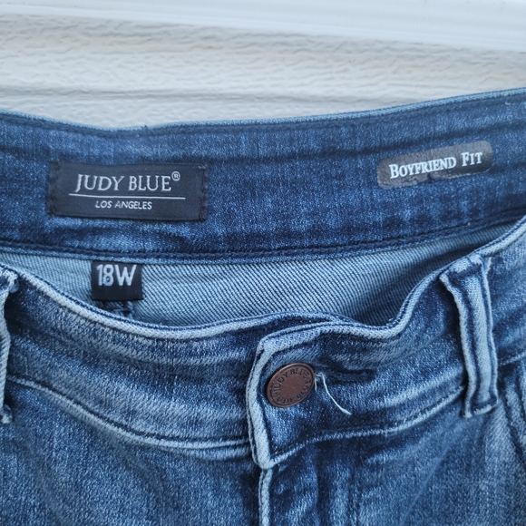 Judy Blue Jeans - Picture 4 of 10